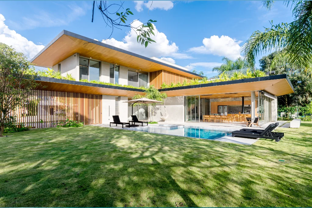 Custom carpentry and wood flooring